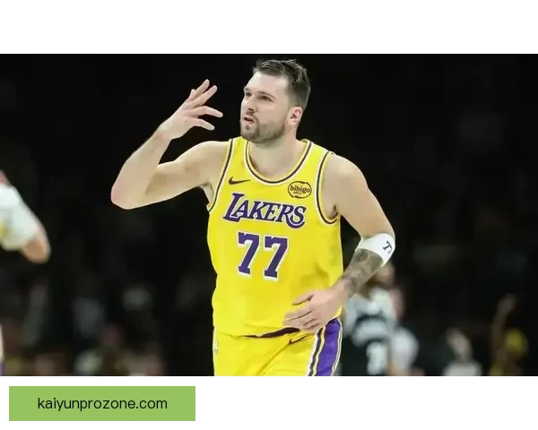 东契奇复出迎战哈登 快船力争三连胜冲击季后赛 东契奇复出迎战哈登 快船力争三连胜冲击季后赛